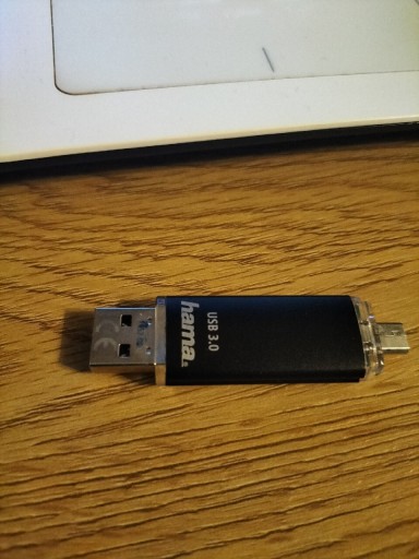 Zdjęcie oferty: Pendrive 16 GB USB i micro usb