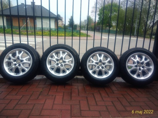 Zdjęcie oferty: Felgi 15'' ALFA ROMEO z oponami letnimi 