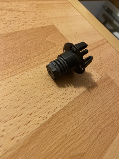 Zdjęcie oferty: Odbój maski silnika BMW X5 F15