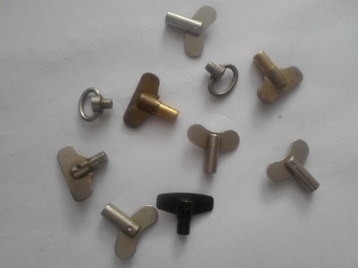 Zdjęcie oferty: Klucze do nakręcania zegarów, budzików, szt. 10.