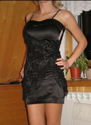 Zdjęcie oferty: Mała czarna sukienka mini na ramiączkach 