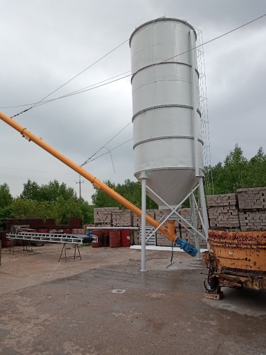 Zdjęcie oferty: silos na cement 44 t podajnik ślimakowy komplrt