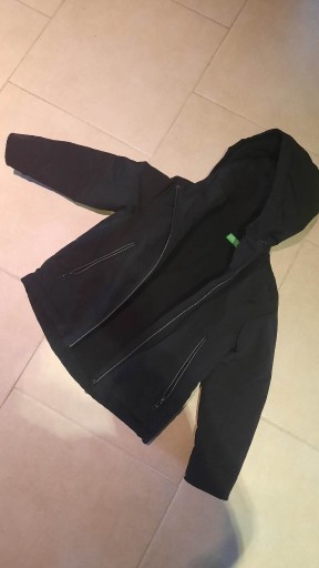 Zdjęcie oferty: Kurtka jesienna ocieplana s 120cm 6-7 lat Benetton