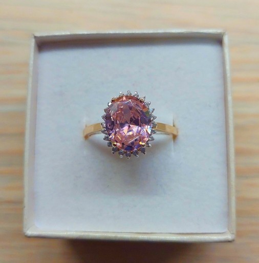 Zdjęcie oferty: Złoty pierścionek 585 z różowym kamieniem