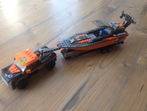 Zdjęcie oferty: LEGO City 60085 Terenówka z motorówką