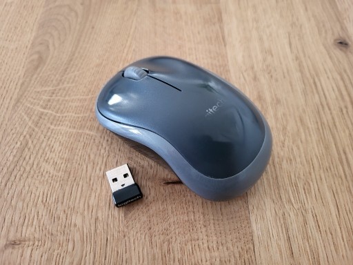 Zdjęcie oferty: Mysz bezprzewodowa - Logitech - M185 - szara