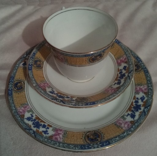 Zdjęcie oferty: Zestaw śniadaniowy trio sygn porcelana 