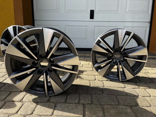 Zdjęcie oferty: Felgi Aluminiowe Skoda 17 Cali 5x112 Oryginalne !