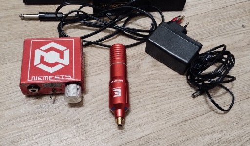 Zdjęcie oferty: Zestaw do Tatuażu Equaliser Proton MX ,Zasilacz Nemesis Red, zasilacz