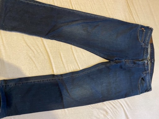 Zdjęcie oferty: Sprzedam oryginalne spodnie jeansowe Armani 