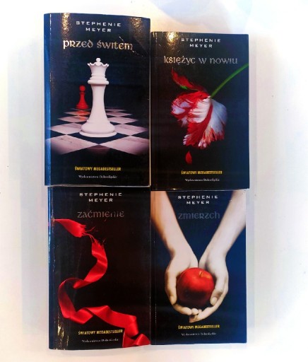 Zdjęcie oferty: Seria 4 książek "Zmierzch, księżyc w nowiu, zaćmienie, przed świtem"