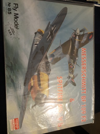 Zdjęcie oferty: Messerschmitt Bf 109 f2 & spitfire Mk. V b model