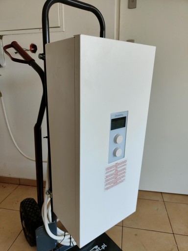 Zdjęcie oferty: PIEC KOCIOŁ ELEKTRYCZNY DO WYGRZEWANIA PODŁOGÓWKI