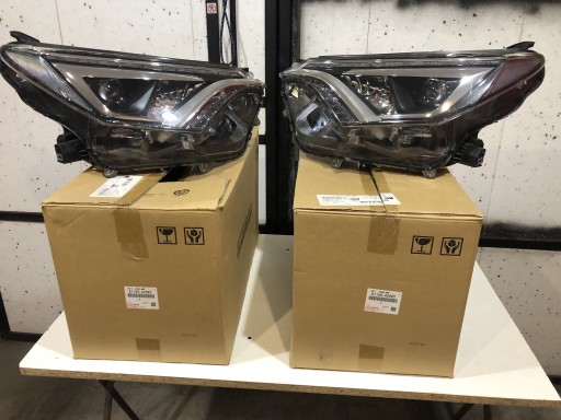 Zdjęcie oferty: Reflektory Full Led Toyota Rav 4 IV  