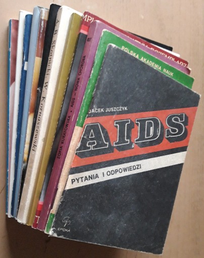 Zdjęcie oferty: AIDS – różne publikacje 