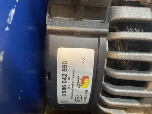 Zdjęcie oferty: Nowy Alternator Bosch 0986042590 100A 24V