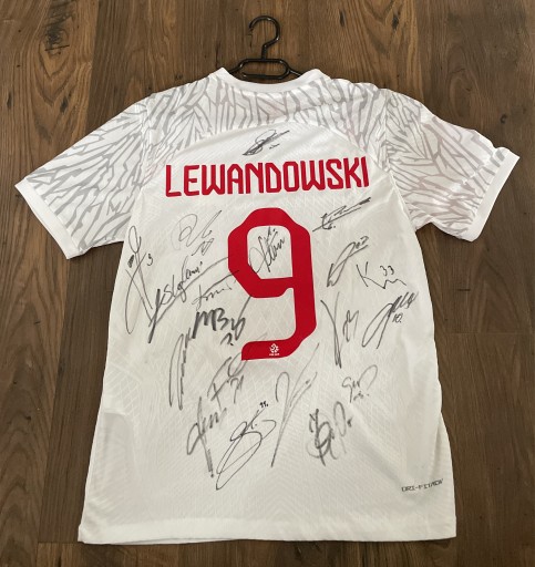 Zdjęcie oferty: Lewandowski koszulka autografy Polski certyfikat