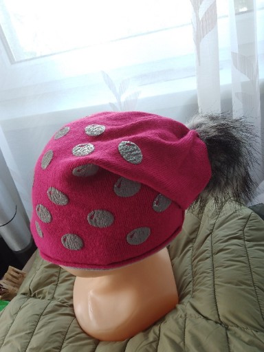 Zdjęcie oferty: Czapka damska z pomponem 