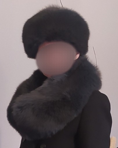Zdjęcie oferty: Duży kołnierz i czapka z lisa w stalowym kolorze. 