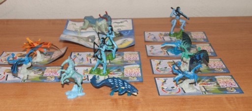 Zdjęcie oferty: Avatar - Kinder Niespodzianka Maxi + małe 11 sztuk