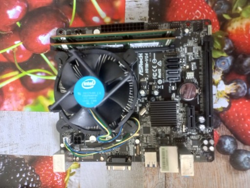 Zdjęcie oferty: Asrock h81m-vg4 płyta głowna+8 gb ram,procesor 2,