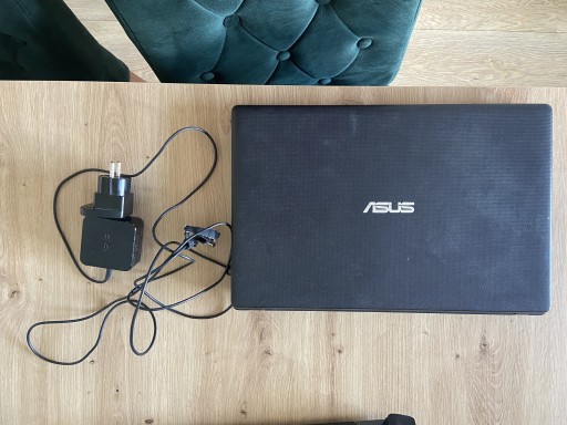 Zdjęcie oferty: Laptop ASUS X551C 15,6 " Intel Celeron 4 GB/256 GB