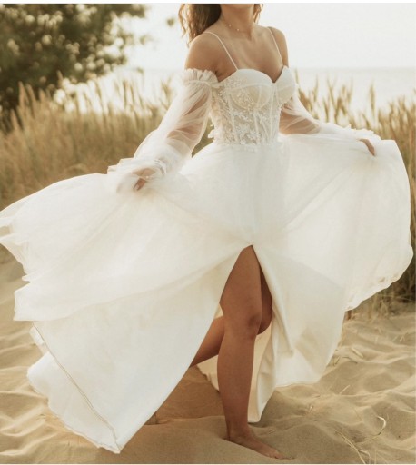 Zdjęcie oferty: Suknia ślubna z rękawkami i welonem