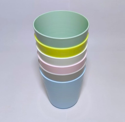 Zdjęcie oferty: Kolorowe plastikowe kubki Zestaw 6 szt. Ikea Kalas