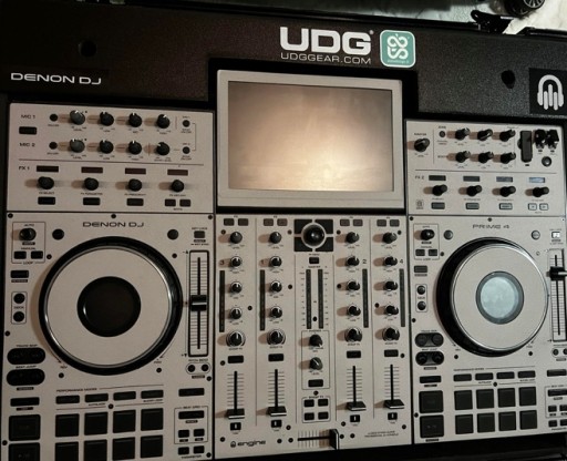 Zdjęcie oferty: zestaw DENON PRIME 4+ plus +case UDG +decksaver DJ standalone AllinOne