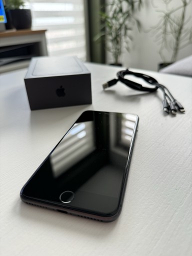 Zdjęcie oferty: Apple iPhone 8 Plus 64 GB