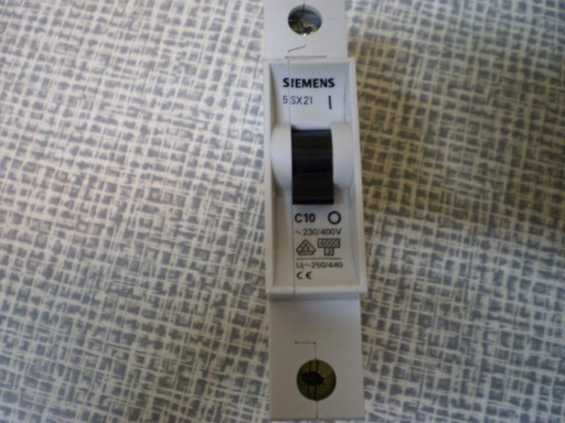 Zdjęcie oferty: Wyłącznik nadprądowy Simens C10