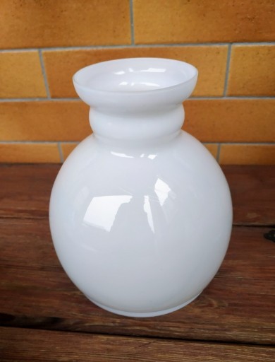 Zdjęcie oferty: Stary mleczny klosz do lampy naftowej 14,5cm
