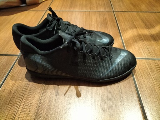 Zdjęcie oferty: Buty piłkarskie Nike Mercurial