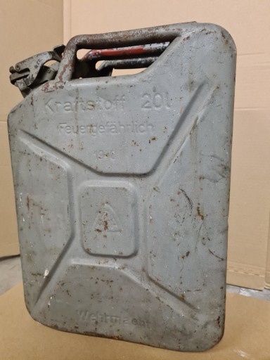 Zdjęcie oferty: Niemiecki kanister na paliwo 20 ltr Wermacht 1940