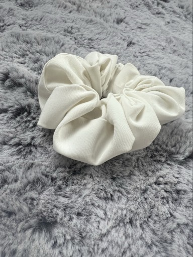 Zdjęcie oferty: Gumka do włosów scrunchie handmade ręcznie robiona frotka