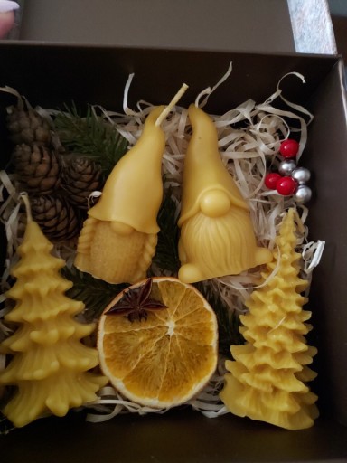 Zdjęcie oferty: Zestaw świąteczny 4 sztuki świec - wosk pszczeli