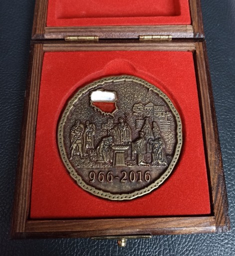 Zdjęcie oferty: MEDAL 1050 LAT CHRZTU POLSKI 966-2016