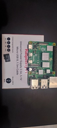 Zdjęcie oferty: Raspberry PI4 Model B 8GB + karta SD 8GB + zasilacz 5.1V 2.5A
