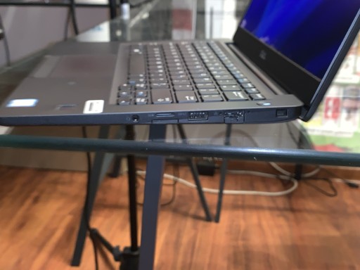 Zdjęcie oferty: Laptop Dell 2w1 Latitude 7390 I5-8350U/256GB SSD /16GB RAM