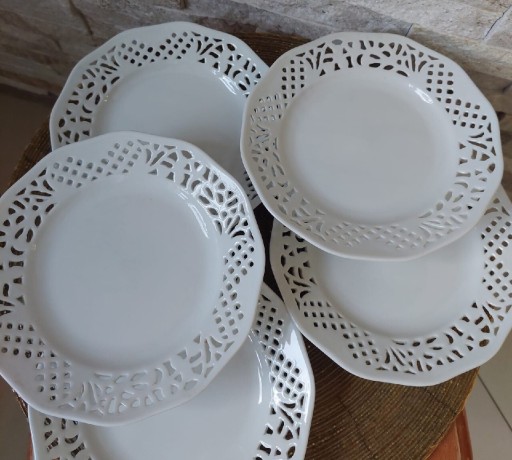 Zdjęcie oferty: Ażurowe białe talerzyki deserowe porcelana