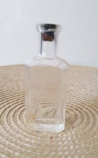Zdjęcie oferty: Mała buteleczka apteczna z korkiem