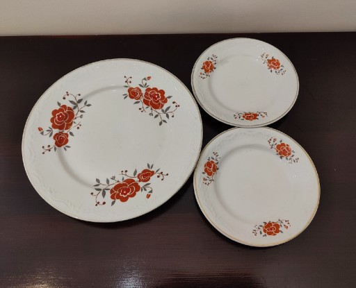 Zdjęcie oferty: Zestaw patera 2 talerzyki Wałbrzych Rose porcelana