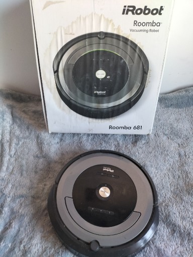 Zdjęcie oferty: Roomba odkurzacz sprzątający 681 iRobot 