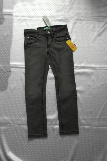 Zdjęcie oferty: Nowe szare spodnie chłopięce 120