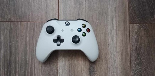 Zdjęcie oferty: Pad do XBOX ONE S/X i PC TANIO! Model 1708 sprawny