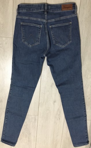 Zdjęcie oferty: Spodnie jeansy damskie Wrangler W28 L32