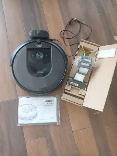 Zdjęcie oferty: Robot sprzątający IROBOT Roomba i7