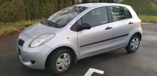 Zdjęcie oferty: Toyota Yaris 1.0 5 drzwi,Salon 128 tyś.kil