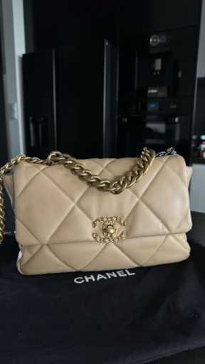 Zdjęcie oferty: Torebka chanel 19 