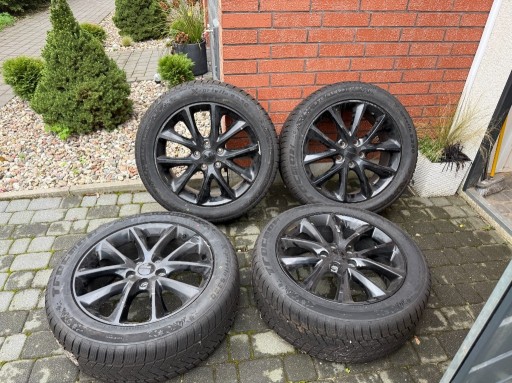 Zdjęcie oferty: Koła Felgi z oponami zimowymi i czujnikami Dodge Durango RT 20"
